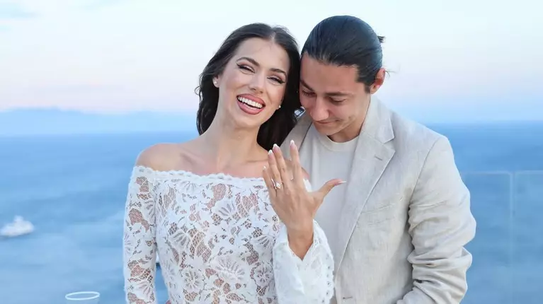 Cezara Munteanu s-a logodit cu Liviu Chițu după 10 ani de relație: „A fost foarte emoționant și frumos, ca un vis”