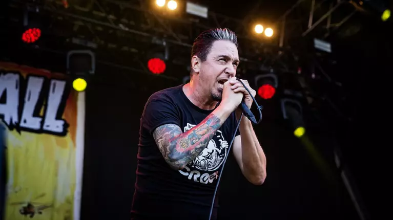 Lou Koller, solistul și cofondatorul legendarei trupe "Sick of It All", a murit la 59 de ani