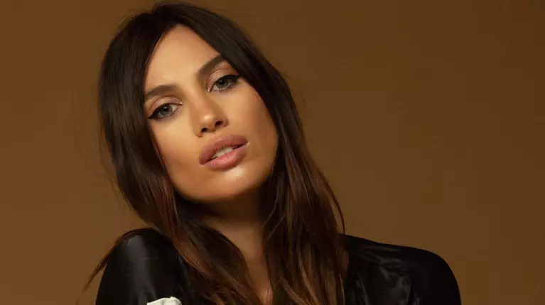 Alina Pușcău, o viață marcată de drame. Și-a salvat mama dintr-o căsnicie abuzivă, iar sora ei și-a pierdut vederea la un ochi