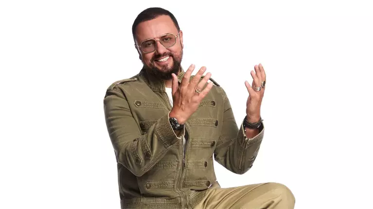 Cătălin Măruță, ironizat de Furnicuțele. Cum l-au întâmpinat pe prezentatorul Tv: „Fii antenă, barosane, că pro ai mai fost!”
