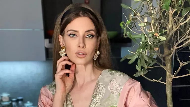Iulia Albu, avertisment după ce și-a făcut lifting facial: „În România există un singur chirurg care poate obține un astfel de rezultat”