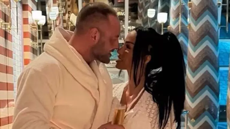 Katie Price l-a părăsit pe soțul ei, escrocul Lee Andrews, după ce a aflat că are doar 13 lei în cont