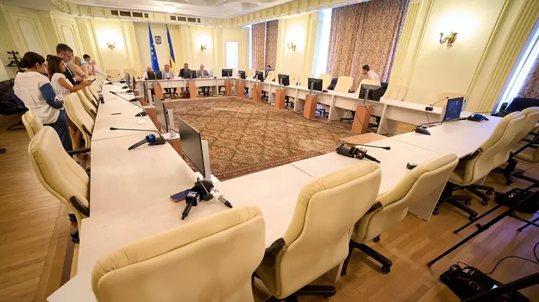 Boicot în Camera Deputaților. PNL și USR nu participă la ședința de plen, ca semn de protest față de alianța PSD-AUR