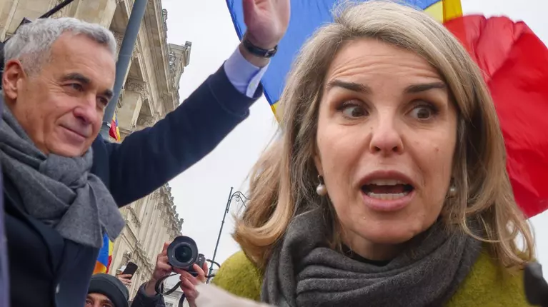 Călin Georgescu rămâne în arest preventiv pentru încă 30 de zile. Reacția Cristelei Georgescu, după decizia Curții de Apel: „Dragostea de țară se răsplătește cu gratii”