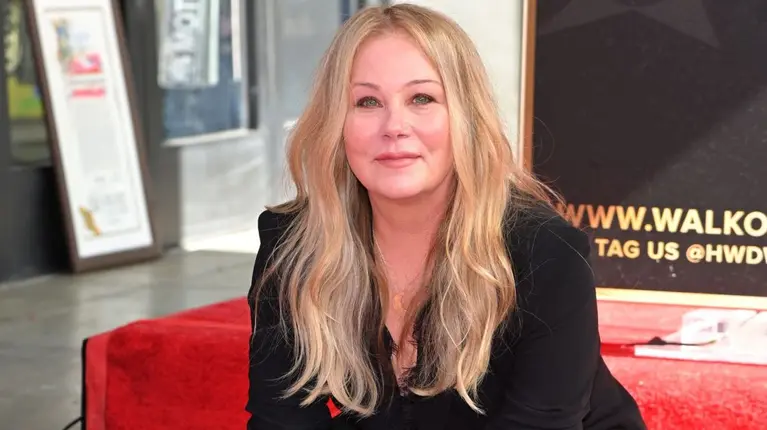 Christina Applegate a primit un diagnostic greșit. Actrița nu suferă de scleroză multiplă: „Starea mea s-a înrăutățit”