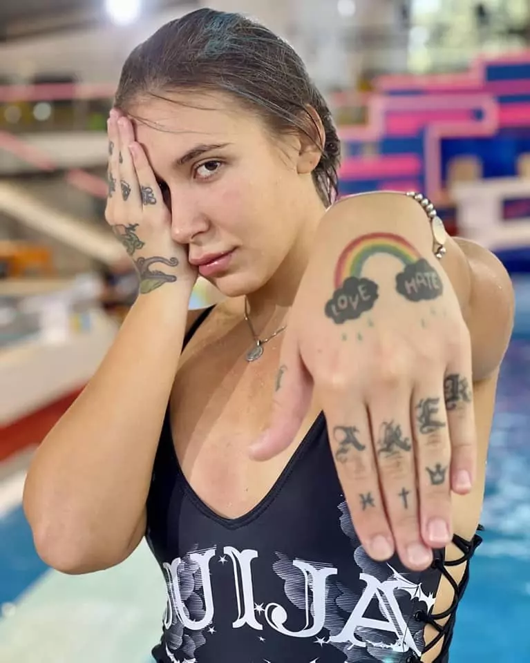 cine-este-emy-alupei-de-la-splash-vedete-la-apa7