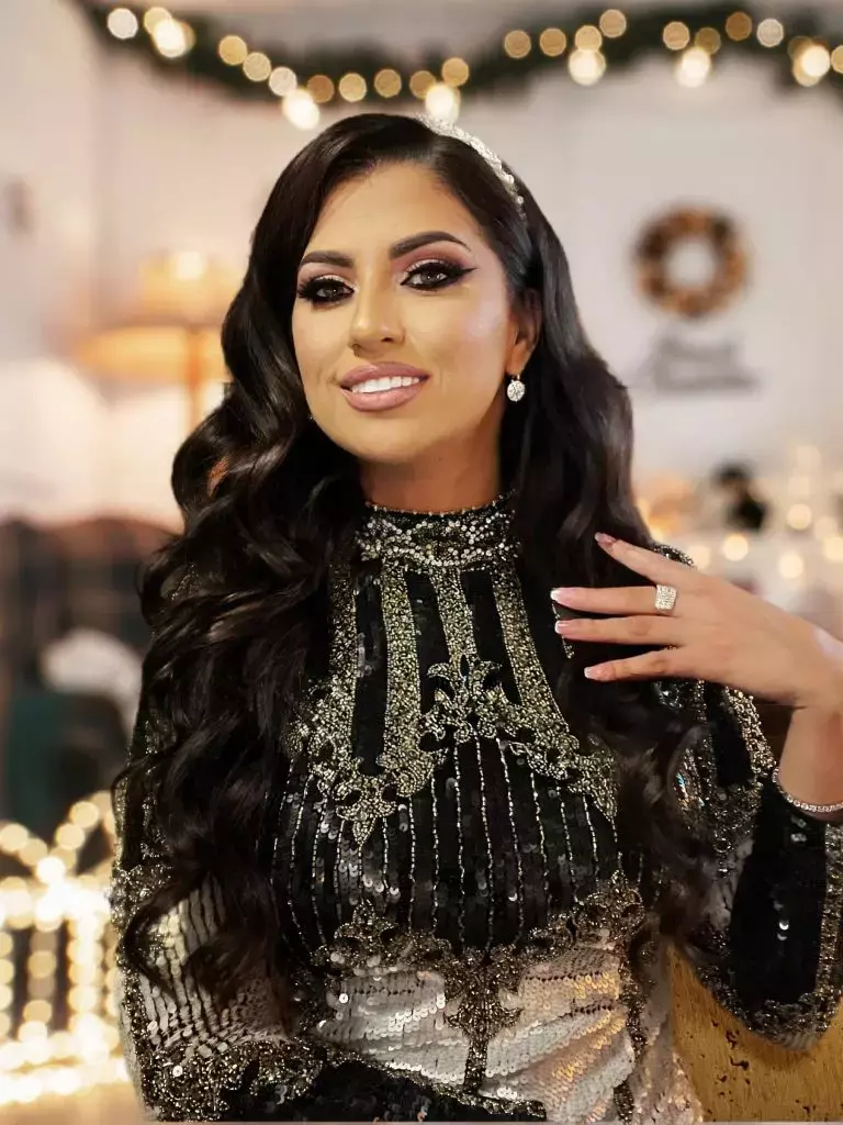 Alina-Radi-3-768x1024-1