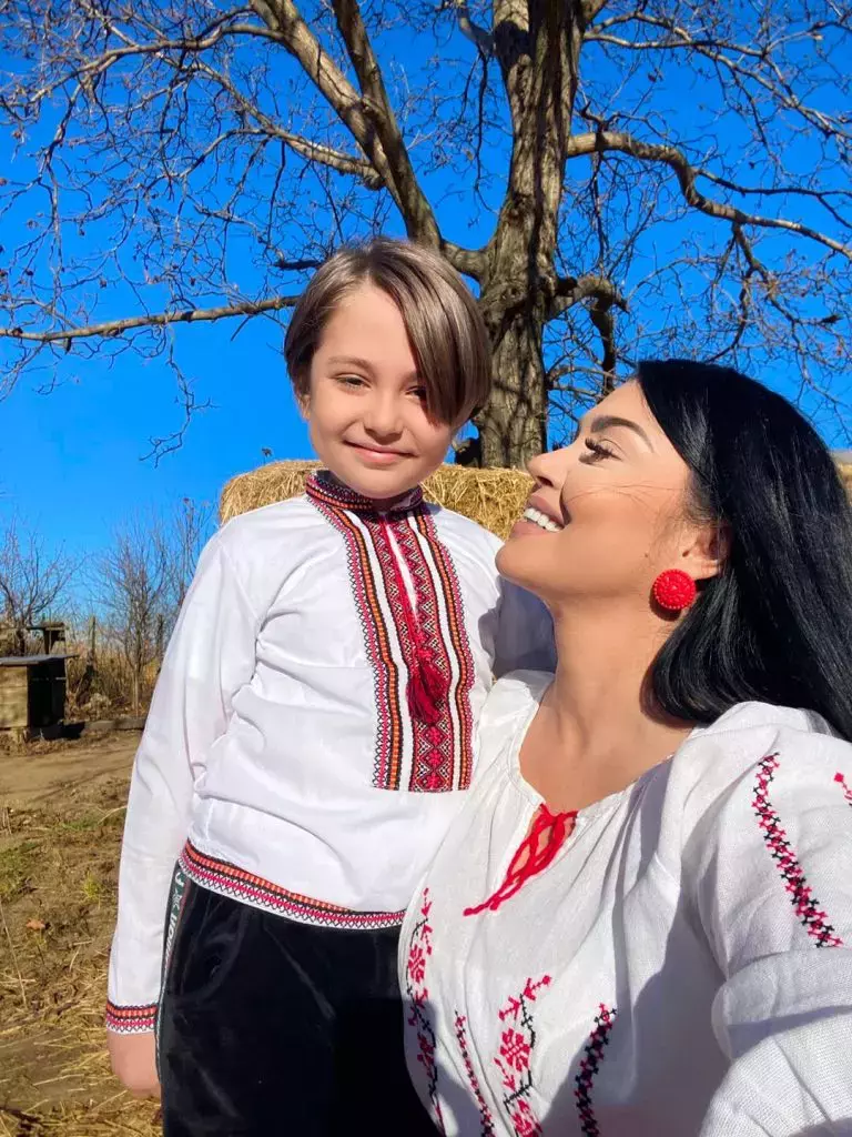 Andreea-Mantea-10-1-768x1024-1