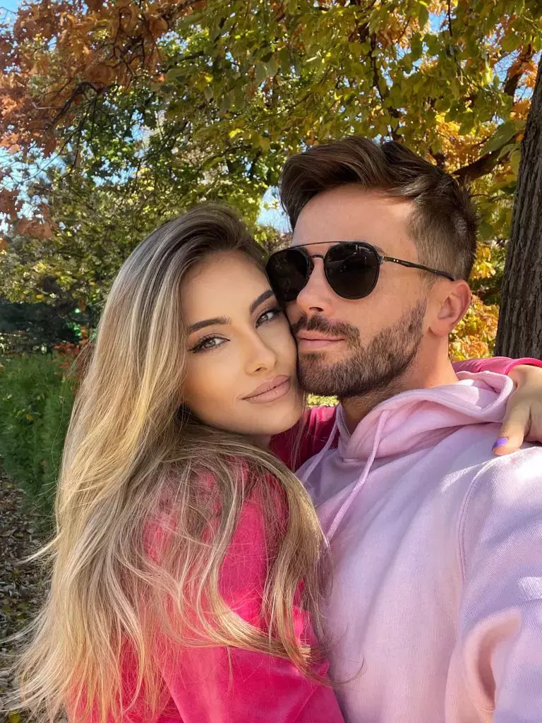 Malina-si-iubitul-ei-1-768x1024-1