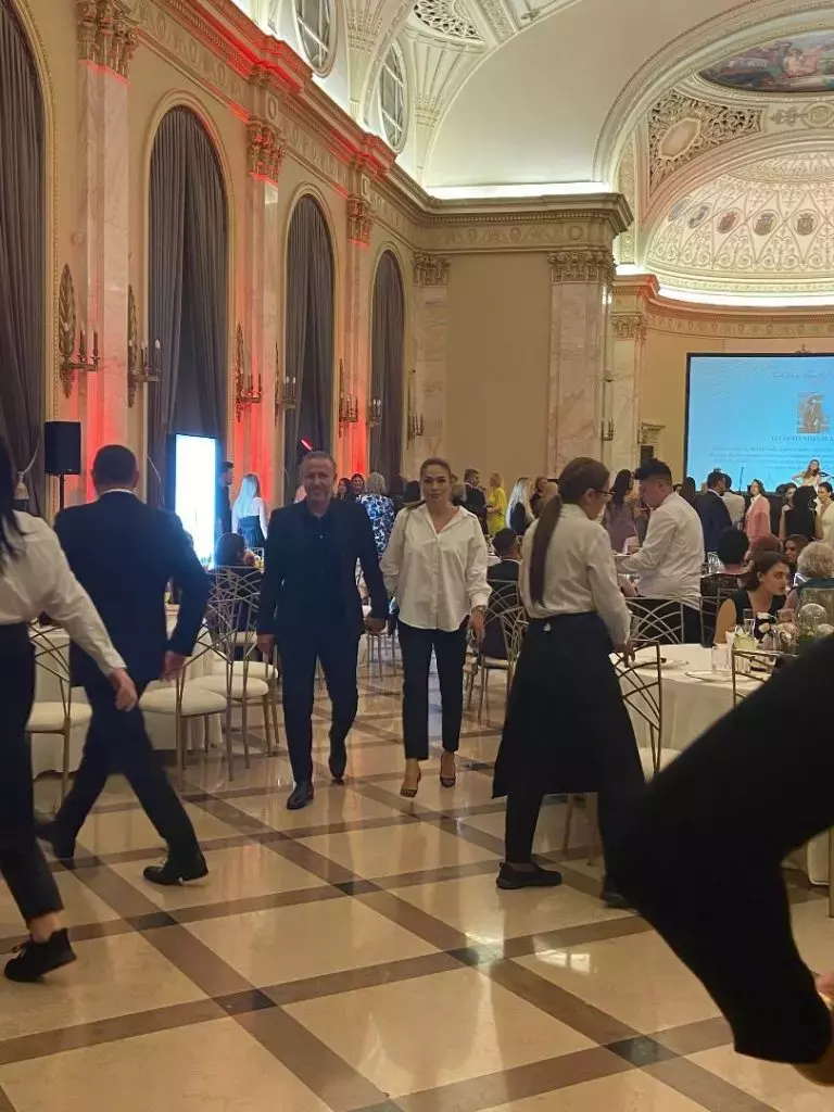 caciuc-si-reghe1-768x1024-1