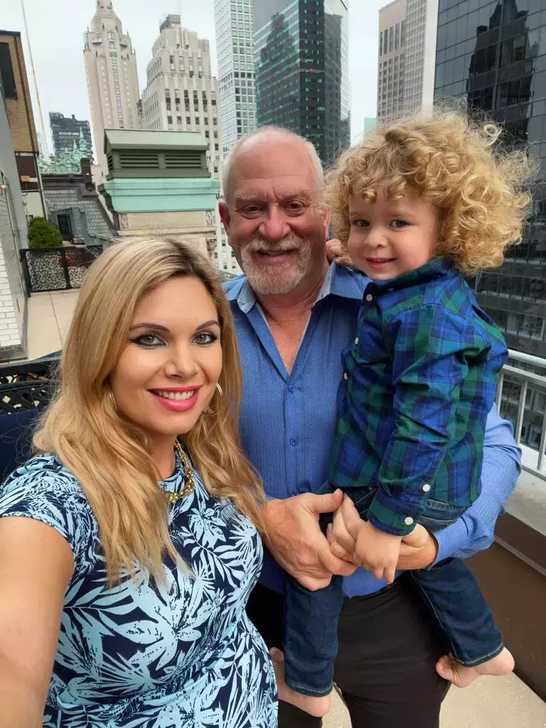 iasmina-hill-a-nascut-milionarul-bradford-hill-in-culmea-fericirii-6-768x1024-1