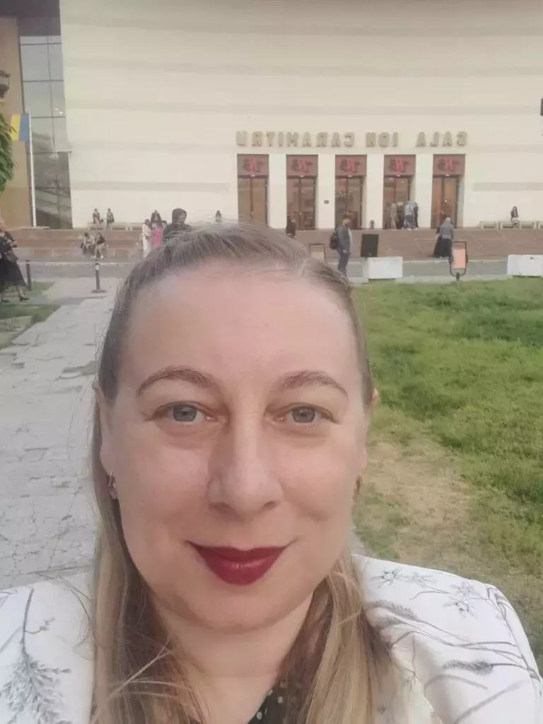 simona-sandulescu-8-768x1024-2