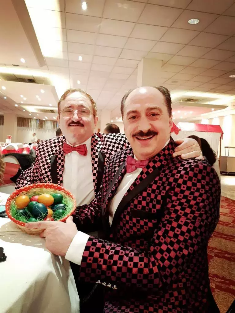 cati-bani-cer-Romica-Tociu-si-Cornel-Palade-pentru-o-ora-de-spectacol-9