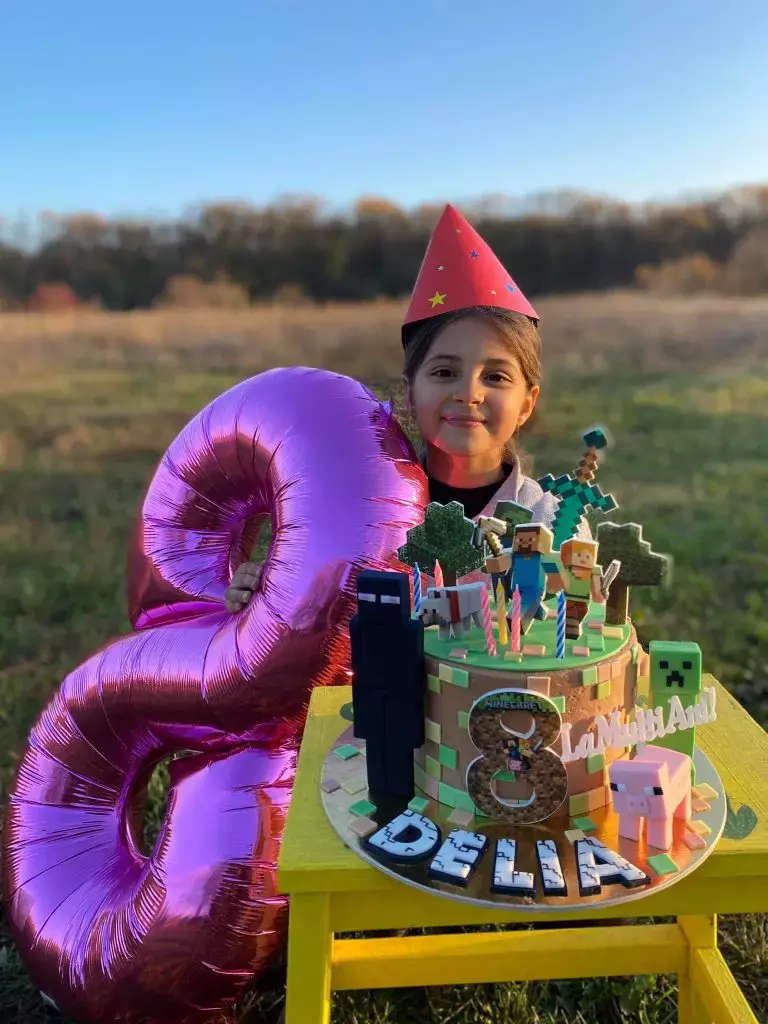 maria-fiica-cea-mare-a-lui-denis-768x1024-1