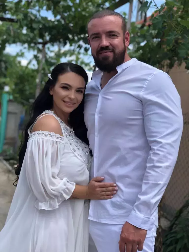 bogdan-latescu-si-francisca-768x1024-1