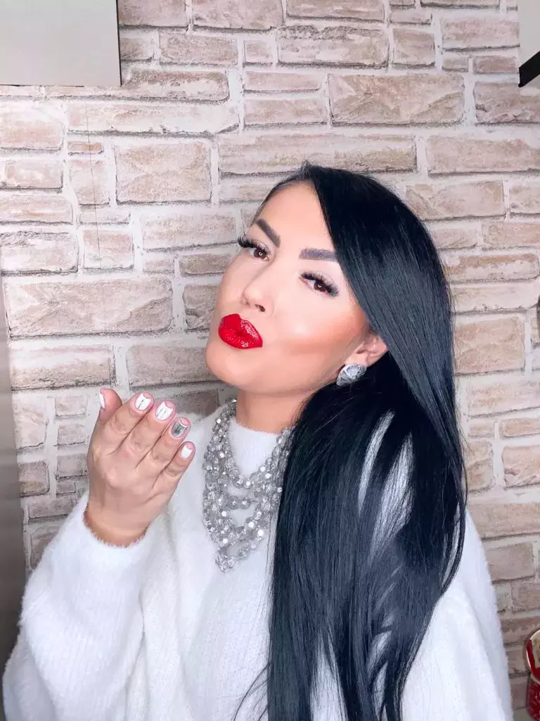 andreea-mantea-9-1-768x1024-1