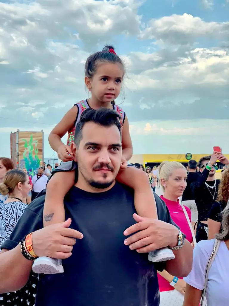 Bursucu-intalnire-surpriza-pe-holurile-televiziunii-unde-lucreaza.-„I-am-auzit-vocea-evident-ca-i-am-recunoscut-o-1