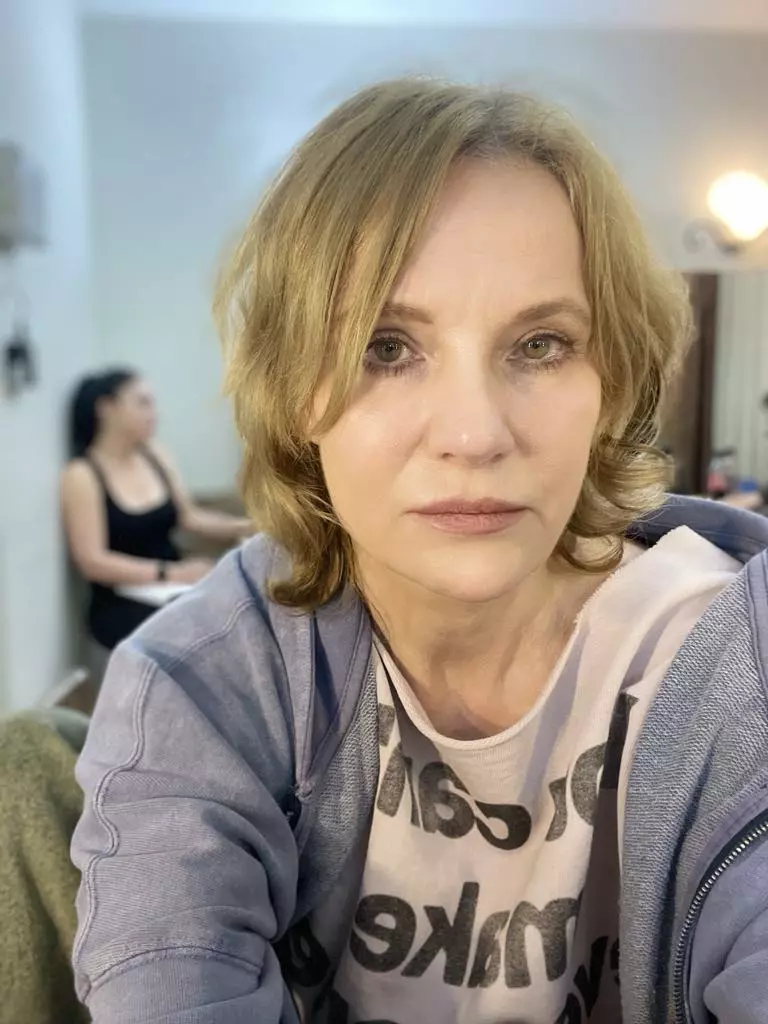 lia bugnar selfie