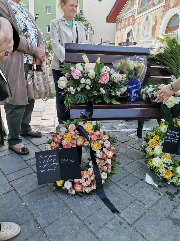 Sanda Țăranu înmormântare (1)