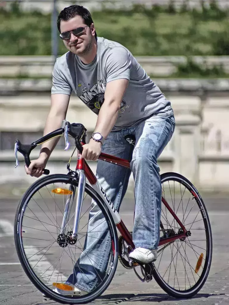 fizz pe bicicleta