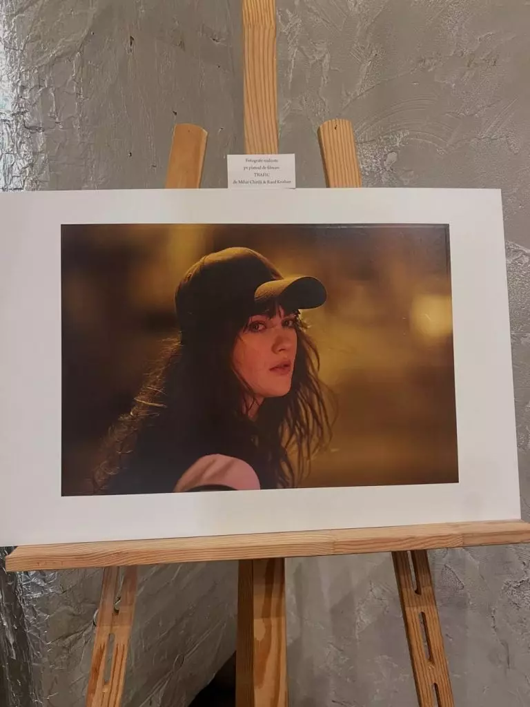 Ioana Brumar, dezvăluiri din culisele serialului „Trafic”. Cum a fost să-i aibă pe Adela Popescu și Tudor Chirilă părinți: „Tot timpul făceam glume cu Adela legat de cum Tudor e foarte preocupat de subiecte foarte mari” / Exclusiv