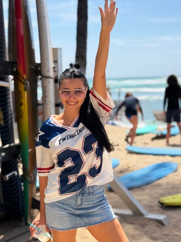 Corina Caragea, probleme în vacanța din Hawaii din cauza alertei de uragan. Ce a povestit prezentatoarea: "În timp ce se făceau pregătiri pentru furtună, localnicii..."