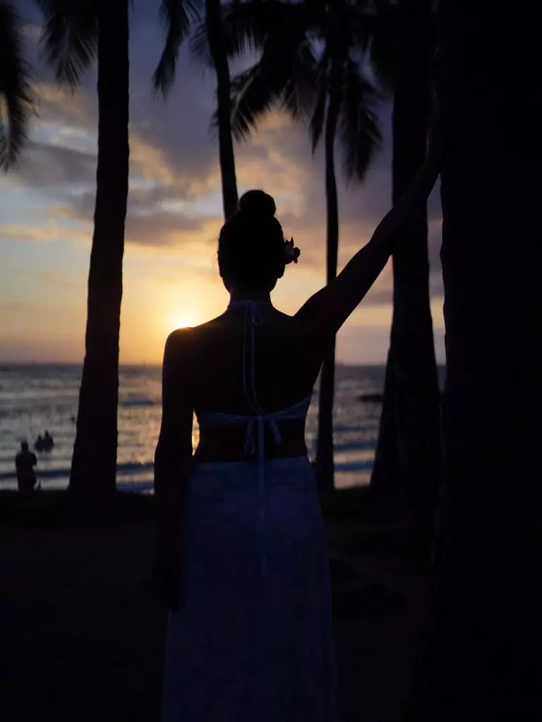 Corina Caragea, probleme în vacanța din Hawaii din cauza alertei de uragan. Ce a povestit prezentatoarea: "În timp ce se făceau pregătiri pentru furtună, localnicii..."