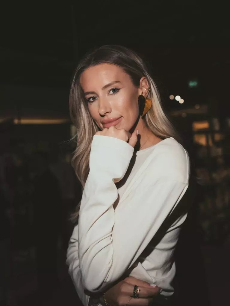 Mesajul transmis de Gabriela Prisăcariu după ce Dani Oțil a plecat de acasă, la filmările pentru „Power Couple”. „Îmi este foarte greu”