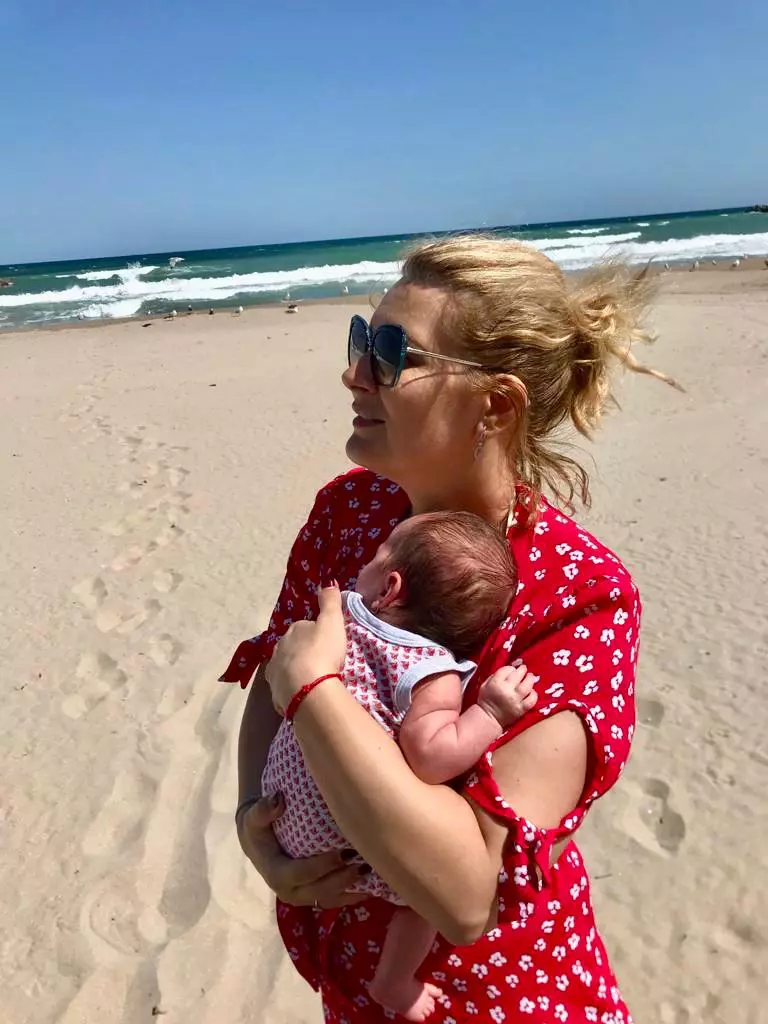 Alessandra Stoicescu a născut acum o lună