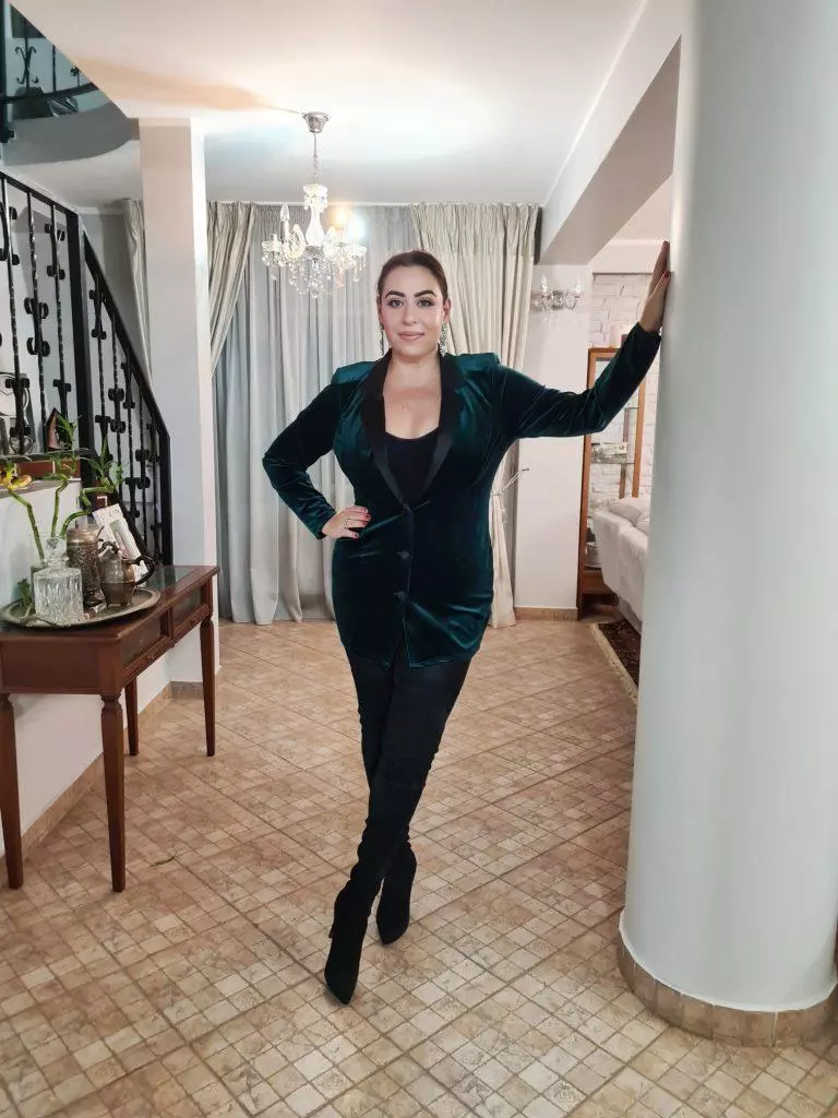 oana-roman-a-slabit-768x1024-1