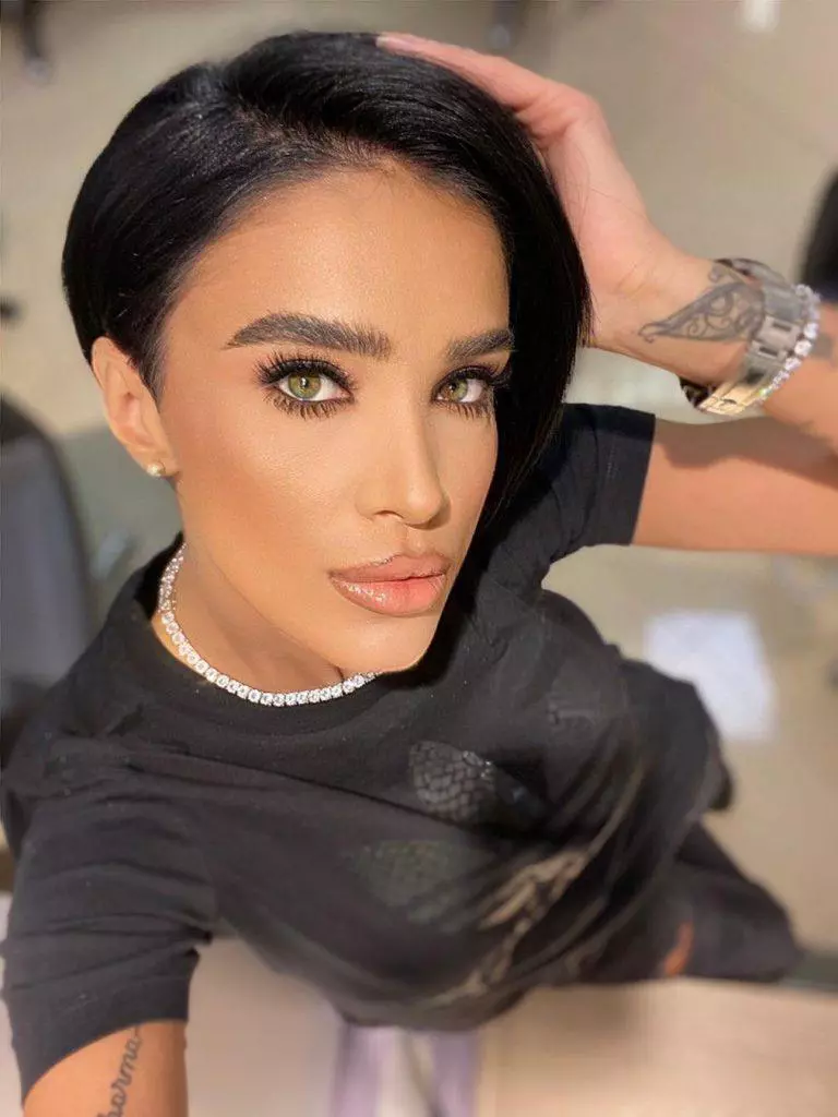 Adelina-Pestritu-Iulia-Albu-7-768x1024