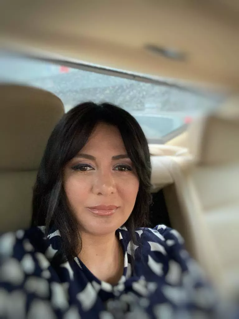 Cine-este-Oana-Mizil-8