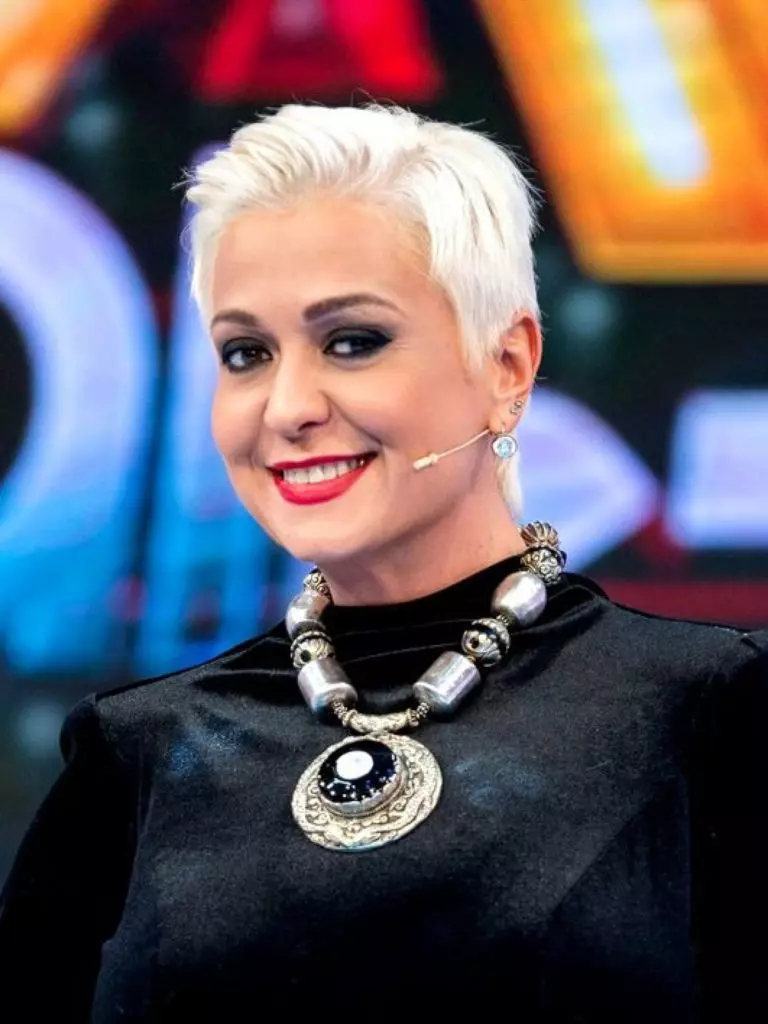 unde-s-a-izolat-monica-anghel-2-768x1024