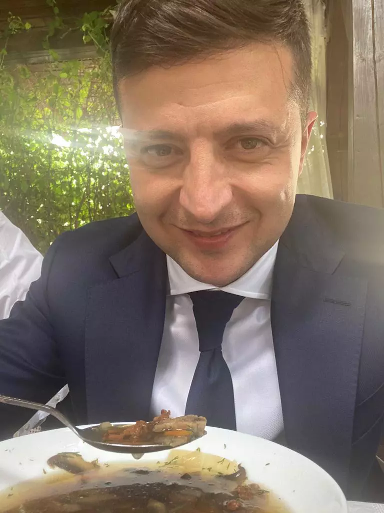 volodimir-zelenski-poza-copilarie-7