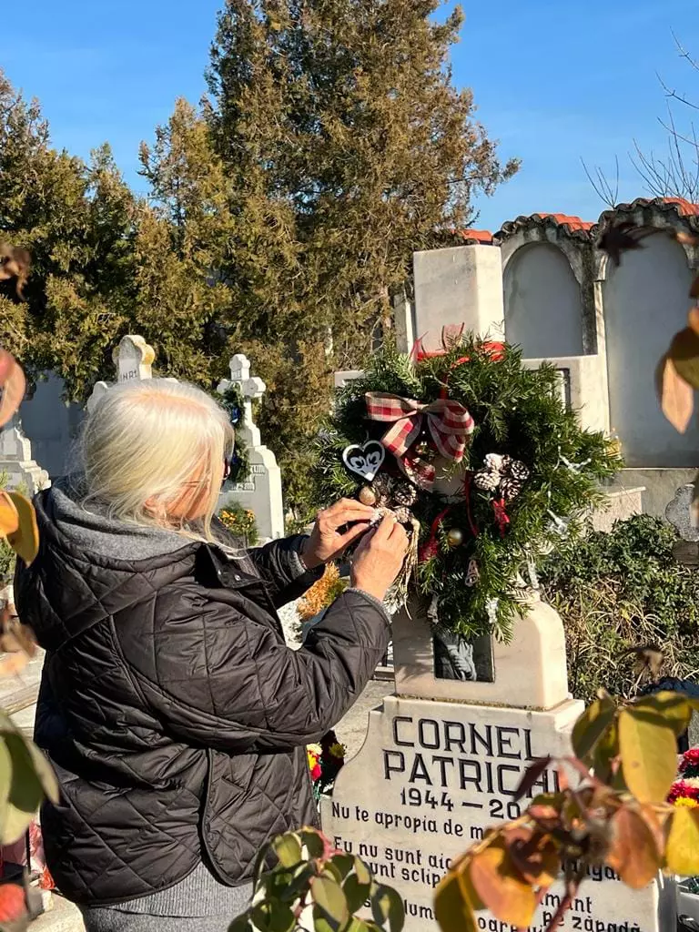 cum-arata-mormantul-lui-cornel-patrichi-la-aproape-8-ani-de-la-moartea-coregrafului.-detaliul-aparut-la-cimitir-1