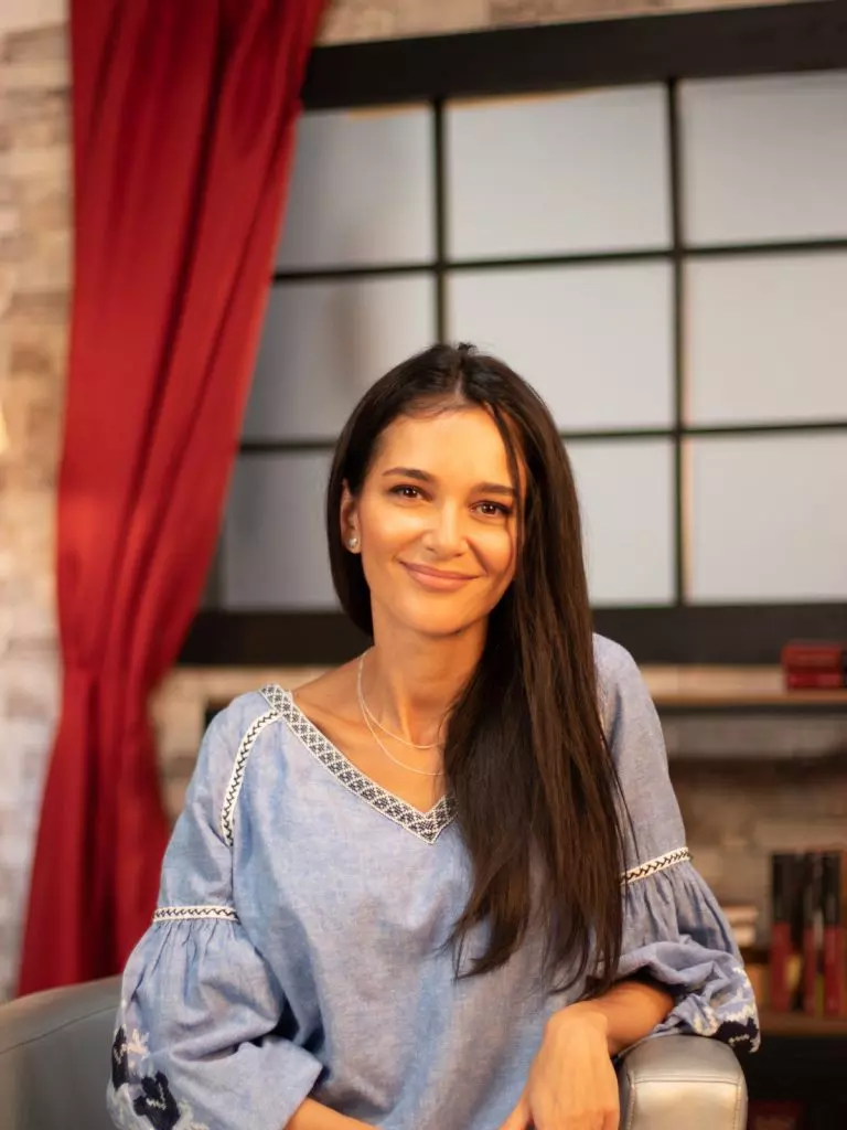 ruxandra-luca-om-de-televiziune-interviu-catine.ro_-768x1024-1