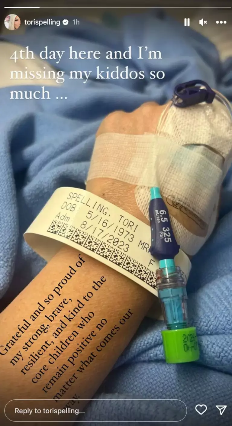 Tori Spelling, primele declarații după ce a ajuns la spital. Ce se întâmplă cu actrița din „Beverly Hills, 90210”