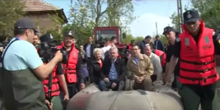 victor-ponta-inundatii-768x383