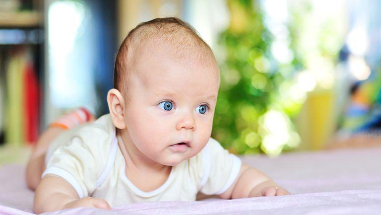 cum se dezvoltă vederea la bebeluși
