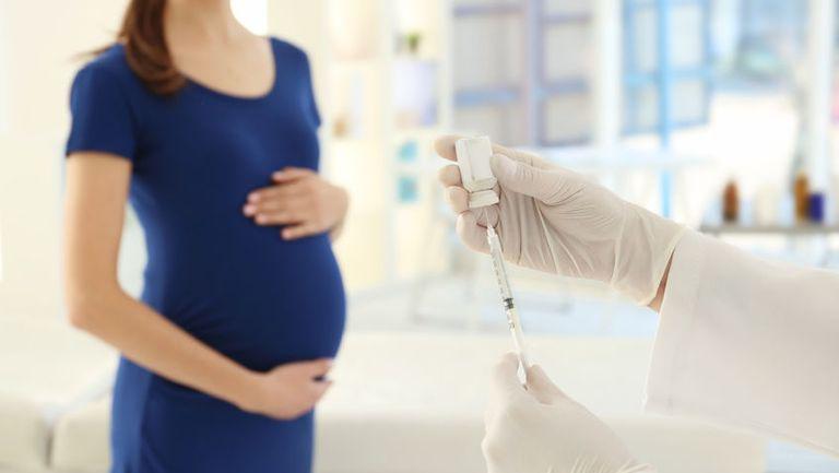 Brazilia oprește vaccinarea anti-COVID-19 a femeilor gravide cu serul de la AstraZeneca