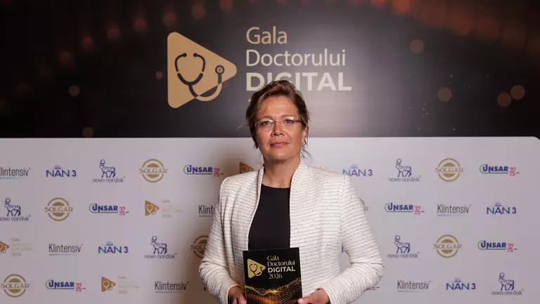 Dr. Andreea Ciubotaru, la Gala Doctorului Digital: „Dacă scăderea de vedere este bruscă, pacientul ar trebui să se prezinte în următoarele câteva ore la un oftalmolog”