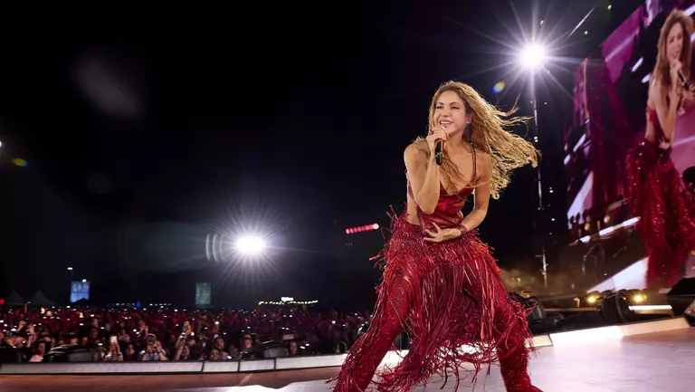 Shakira iubește din nou la patru ani de la despărțirea de Gerard Pique? Cine este bărbatul cu 12 ani mai tânăr care i-a cucerit inima