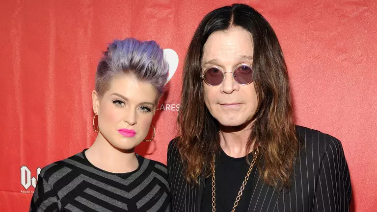 kelly-osbourne-ozzy-osbourne-2019-billbord-1548-768x433