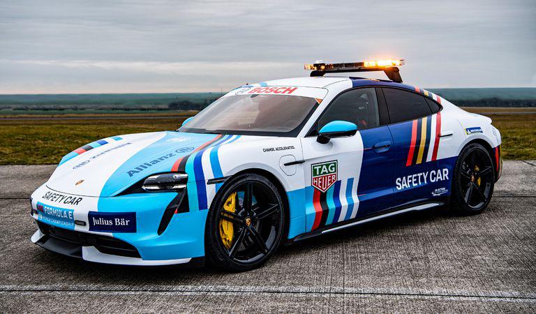 Campionatul Mondial de Formula E ABB FIA va avea un Safety Car cu gene sportive autentice: Porsche Taycan Turbo S.