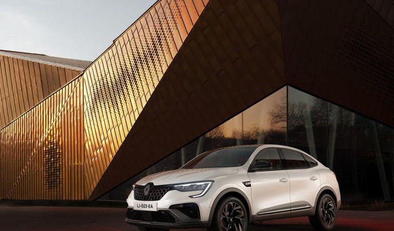 SUV-ul coupé Renault Arkana inspiră mai mult “Nouvelle Vague” prin versiunea sa împrospătată