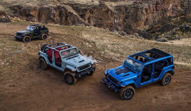 Legendarul Jeep Wrangler continuă drumul spre viitor alături de versiunea facelift