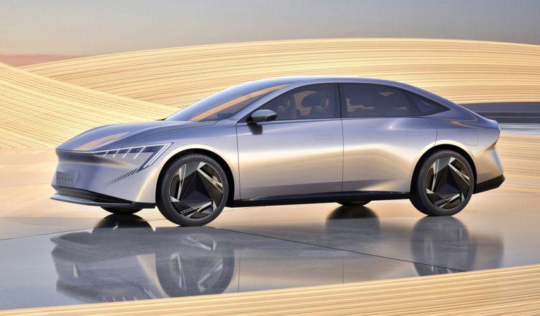 Undeva, sedanurile încă sunt dorite, iar Nissan Evo Concept vine în întâmpinarea acestei cereri de mari proporții.