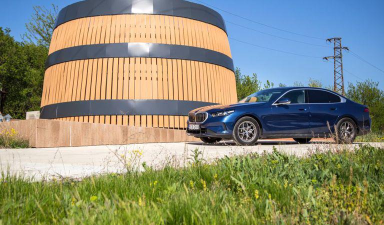 Povestea vinului: În vizită la Balar Wine Estate cu noul BMW Seria 5