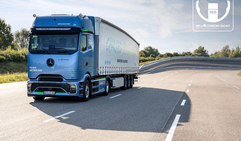 Camionul anului 2025 este electric: vorbim despre Mercedes Benz eActros 600, „greul” care și-a primit titlul la Hanovra.