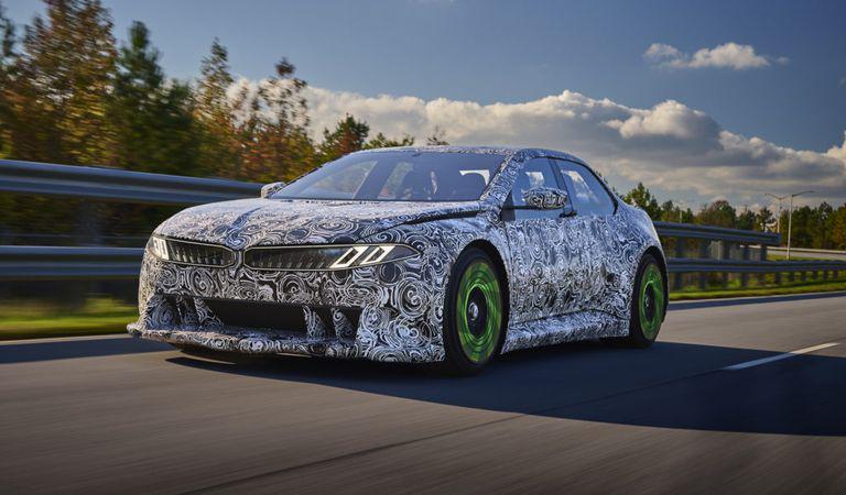 Obiectul din imagine se numește BMW Vision Driving Experience și definește viitorul plăcerii de a conduce.